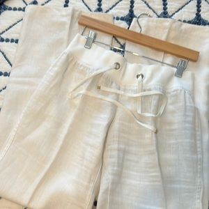 Linen beach pants from Lily Pulitzer. Size medium.